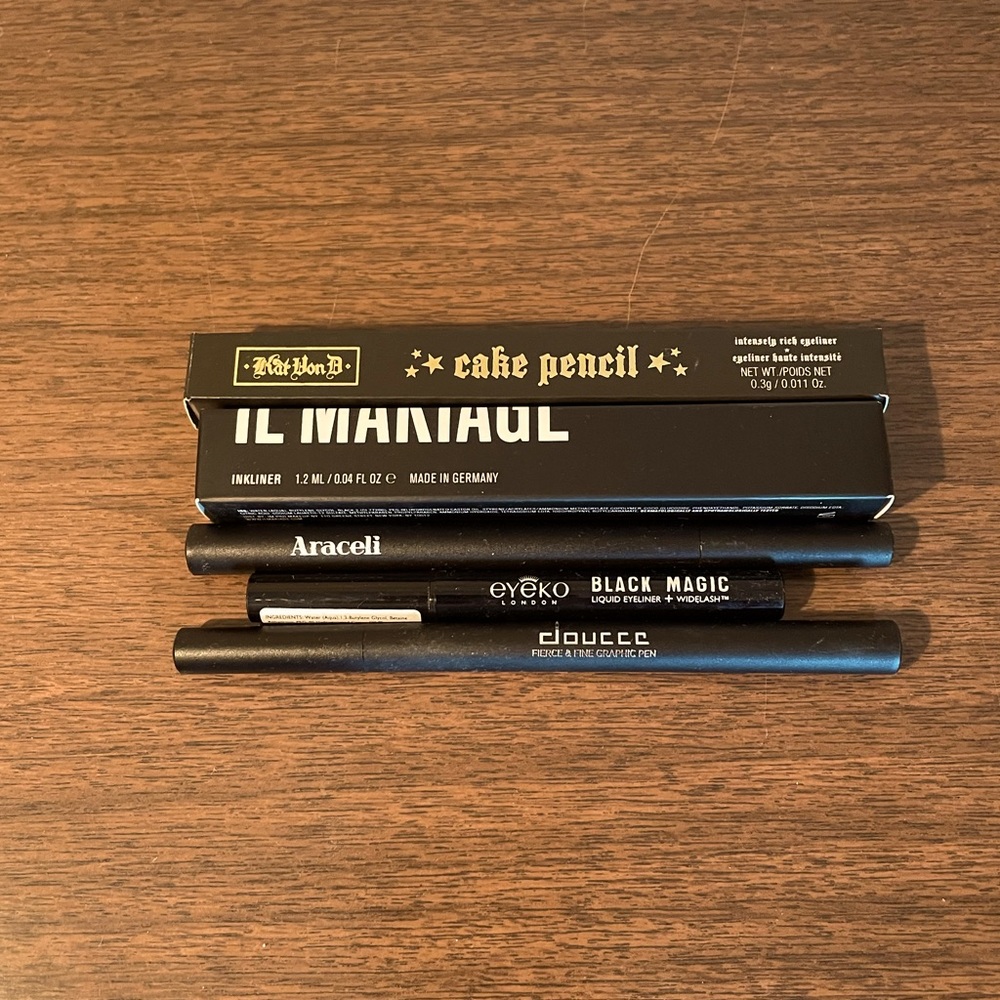 Liquid Eyeliner Bundle
